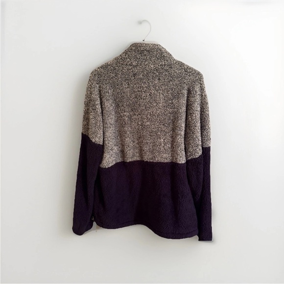 Doe & Rae Fuzzy Two-Tone Blue and Grey Sweater-Women’s size Large - Picture 2 of 5